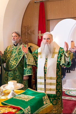 Божественная литургия в храме преподобного Сергия Радонежского г. Саратова