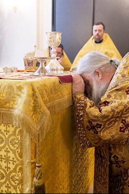 Божественная литургия в храме во имя первоверховных апостолов Петра и Павла г. Саратова