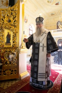 Литургия Преждеосвященных Даров на Архиерейском подворье — в храме святого апостола и евангелиста Иоанна Богослова