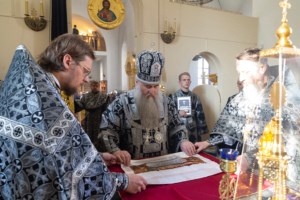Литургия Преждеосвященных Даров, малое повечерие и утреня Великого Четвертка на Архиерейском подворье — в храме во имя святых равноапостольных Мефодия и Кирилла при СГУ