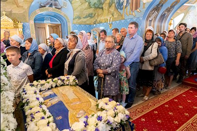 Божественная литургия в Свято-Троицком кафедральном соборе г. Саратова