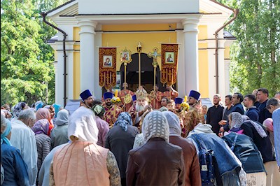Божественная литургия в храме во имя пророка Божия Илии на Ильинской площади г. Саратова