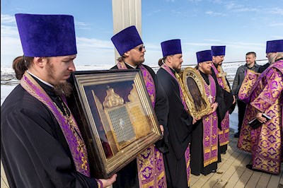 В Саратове и Покровске прошел автомобильный крестный ход со святынями Саратовской митрополии