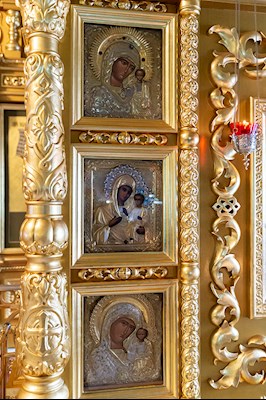 Утреня с чтением акафиста в Свято-Троицком кафедральном соборе г. Саратова