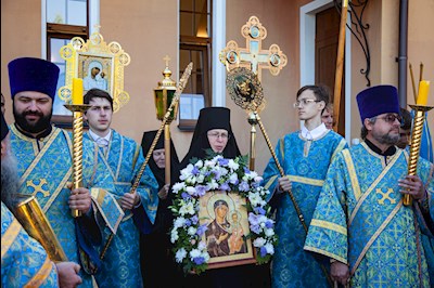 Божественная литургия в Свято-Алексиевском женском монастыре г. Саратова