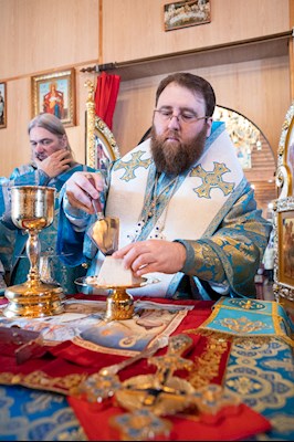 Митрополит Игнатий совершил Божественную литургию в храме в честь Сретения Господня г. Саратова