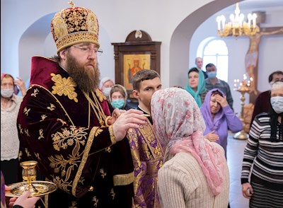 Митрополит Игнатий совершил всенощное бдение в храме в честь иконы Божией Матери «Скоропослушница» г. Шиханы Вольского района