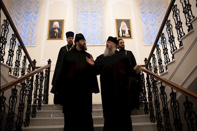 Совершена панихида по саратовским святителям