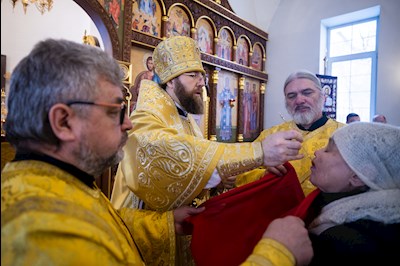 Митрополит Игнатий совершил Божественную литургию в храме во имя святителя Николая Японского г. Саратова