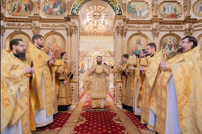 Митрополит Игнатий совершил Божественную литургию в Покровском соборе г. Саратова