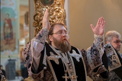 Митрополит Игнатий совершил Литургию Преждеосвященных Даров в Покровском соборе г. Саратова
