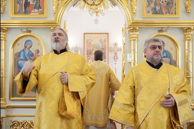 Митрополит Игнатий совершил Божественную литургию в Трехсвятительском храме г. Саратова