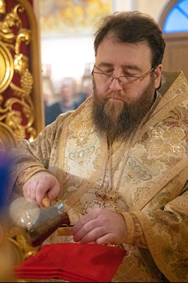 Митрополит Игнатий совершил Великое освящение храма святителя и Чудотворца Николая села Долгий Буерак Гагаринского района г. Саратова и Божественную литургию в новоосвященном храме