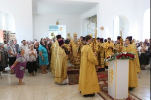 Божественная Литургия в храме святых первоверховных апостолов Петра и Павла г.Красноармейска