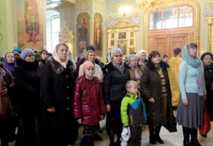 Божественная литургия в храме в честь Покрова Пресвятой Богородицы г. Саратова