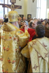 Божественная литургия на Архиерейском подворье — храме во имя преподобного Серафима Саровского г. Саратова