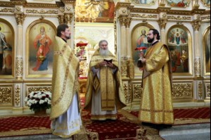 Божественная литургия и молебен у мощей святого равноапостольного князя Владимира в Покровском храме г.Саратова