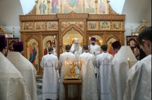 Божественная литургия и панихида в храме во имя святителя и чудотворца Николая на Елшанском кладбище г. Саратова