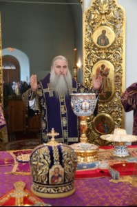 Божественная литургия в храме в честь Покрова Пресвятой Богородицы г.Петровска