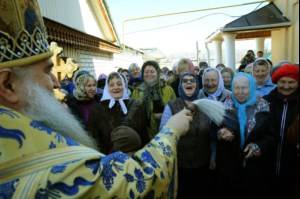 Вечерня в соединении с Божественной литургией свт. Иоанна Златоуста в храме в честь Благовещения Пресвятой Богородицы г.Вольска