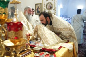 Божественная литургия в храме в честь Покрова Пресвятой Богородицы р.п. Новые Бурасы