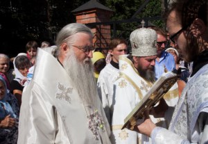 Божественная литургия в храме Преображения Господня Покровского женского монастыря г. Балашова
