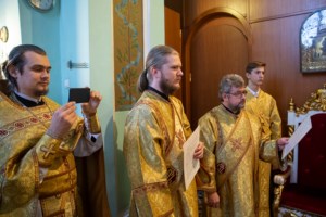 Божественная литургия в храме Сошествия Святого Духа г. Саратова