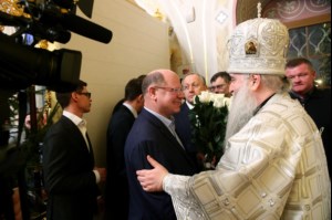 Митрополит Лонгин совершил Рождественское ночное богослужение