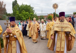 Божественная литургия в храме святых первоверховных апостолов Петра и Павла г. Красноармейска