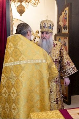 Божественная литургия в храме во имя первоверховных апостолов Петра и Павла г. Саратова