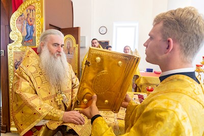 Божественная литургия в храме во имя святителя Николая Японского г. Саратова