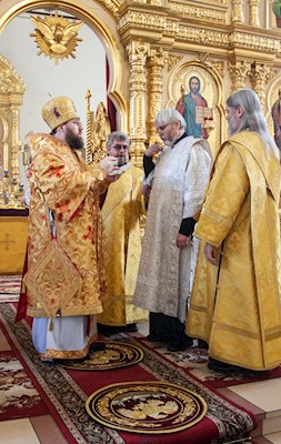 Митрополит Игнатий совершил Божественную литургию в храме Казанской иконы Божией Матери г. Саратова