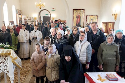 Божественная литургия в храме святых Царственных страстотерпцев г. Саратова