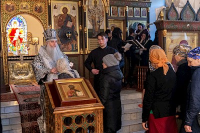 Литургия Преждеосвященных Даров на Архиерейском подворье – в храме в честь иконы Божией Матери «Утоли моя печали» г. Саратова