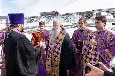 В Саратове и Покровске прошел автомобильный крестный ход со святынями Саратовской митрополии