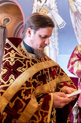 Божественная литургия в Свято-Троицком кафедральном соборе г. Саратова