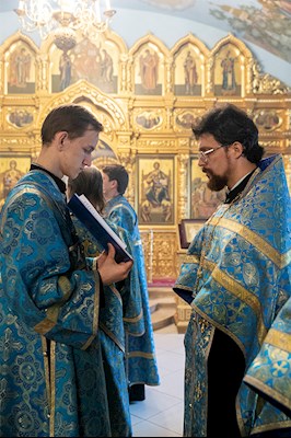 Утреня с чтением акафиста в Свято-Троицком кафедральном соборе г. Саратова