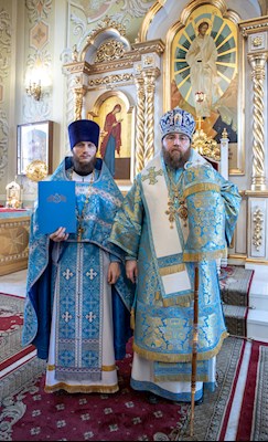 Митрополит Саратовский и Вольский Игнатий совершил вечерню в соединении с Литургией Иоанна Златоуста в Покровском соборе г. Саратова
