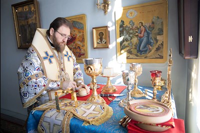 Митрополит Игнатий совершил Божественную литургию в Покровском храме г. Петровска