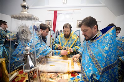 Митрополит Игнатий совершил Великое освящение храма в честь иконы Божией Матери «Спорительница хлебов» с. Кувыка и первую Божественную литургию в новоосвященном храме