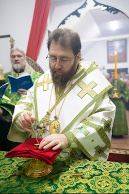 Митрополит Игнатий совершил Великое освящение храма преподобного Серафима Саровского р.п. Татищево и первую Божественную литургию в новоосвященном храме