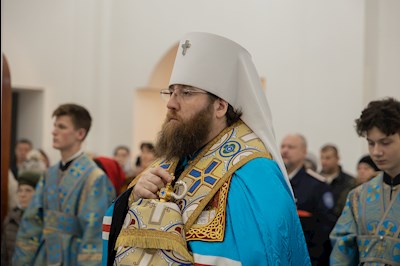 Митрополит Игнатий совершил всенощное бдение в храме святителя Тихона, епископа Воронежского, Задонского чудотворца, г. Саратова