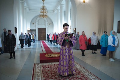 Митрополит Игнатий совершил всенощное бдение с чином воздвижения Креста в кафедральном соборе Живоначальной Троицы г. Вольска