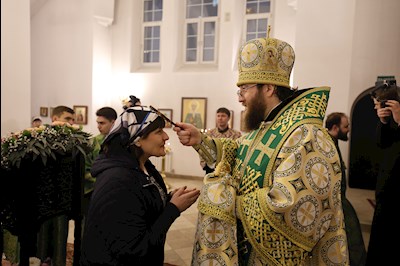 Митрополит Игнатий совершил Литургию Преждеосвященных Даров в храме в честь иконы Божией Матери «Всех скорбящих Радость» г. Саратова