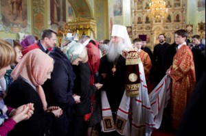 Божественная литургия в храме в честь Покрова Пресвятой Богородицы города Саратова