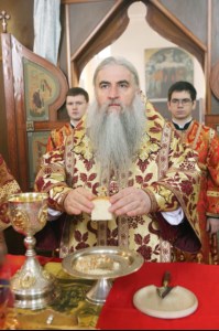 Божественная литургия в храме в честь Воздвижения Честнаго и Животворящего Креста Господня на территории Вольского военного института материального обеспечения