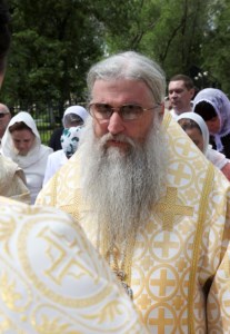 Божественная литургия в саратовском храме святителя Луки Исповедника, архиепископа Симферопольского