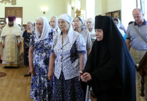 Божественная литургия и панихида на Архиерейском подворье – храме во имя преподобного Серафима Саровского г.Саратова