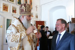 Божественная литургия в храме в честь Рождества Христова с. Вязовка Татищевского района