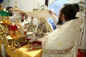 Божественная литургия в храме в честь Покрова Пресвятой Богородицы р.п. Новые Бурасы